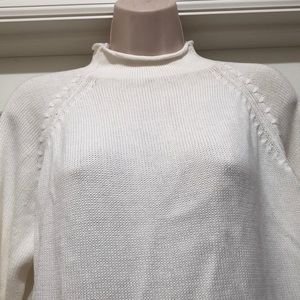 EUC Vintage Carolyn Taylor Off White Sweater Size M